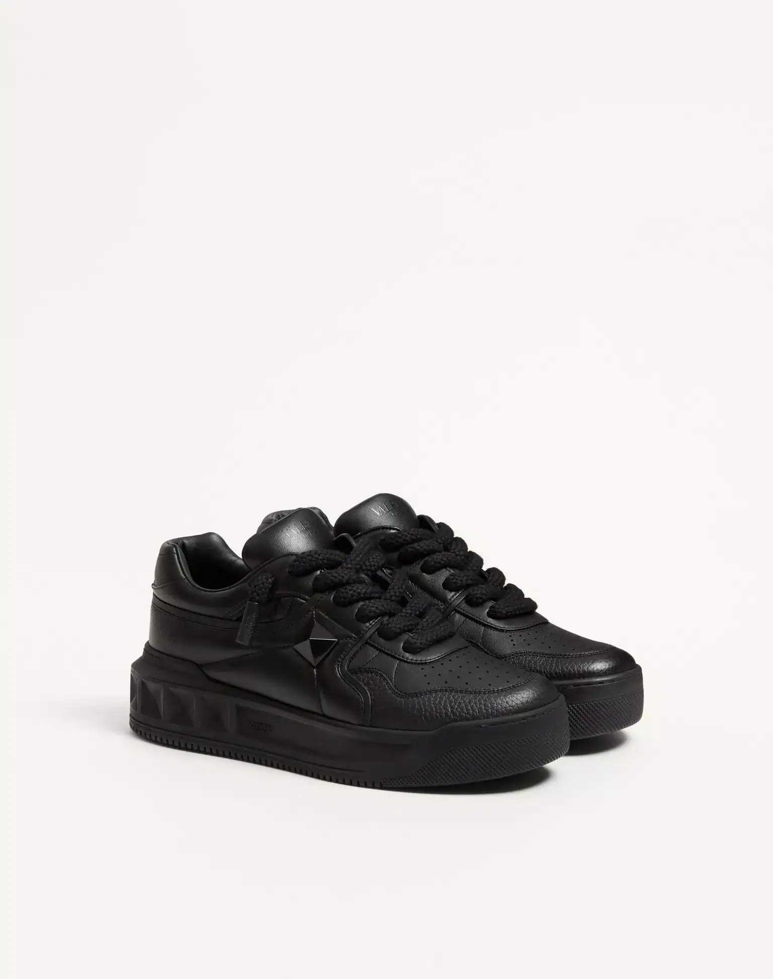 Valentino One Stud Xl Nappa Leather Low-Top Sneaker Black - Image 3