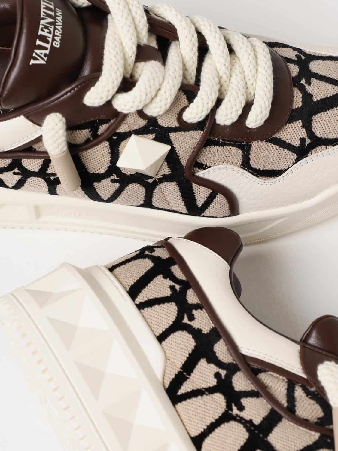 Valentino Garavani One Stud XL sneakers in nappa leather and Toile Iconographe fabric - Image 5
